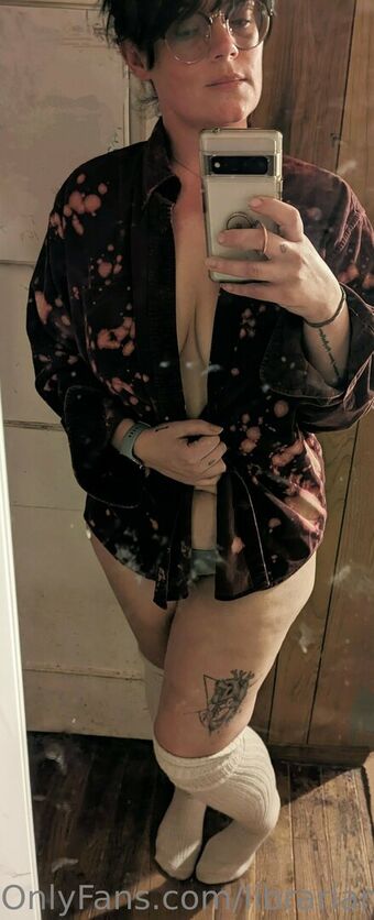 reads_everywhere Nude Leaks OnlyFans Photo 32