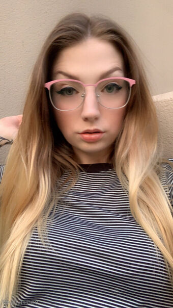 reallyyrenee Nude Leaks OnlyFans Photo 9