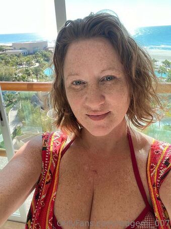 Red Gemi Nude Leaks OnlyFans Photo 13