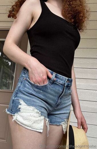 Redheaded Goth Nude Leaks OnlyFans Photo 10