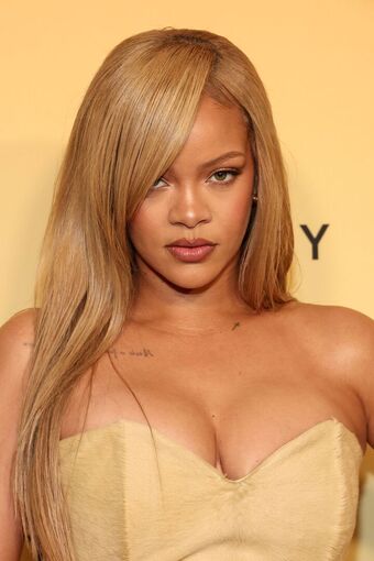 Rihanna Nude Leaks OnlyFans Photo 240
