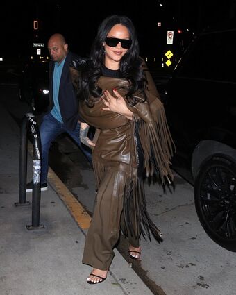 Rihanna Nude Leaks OnlyFans Photo 1102