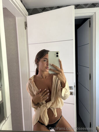roseeeejj Nude Leaks OnlyFans Photo 4