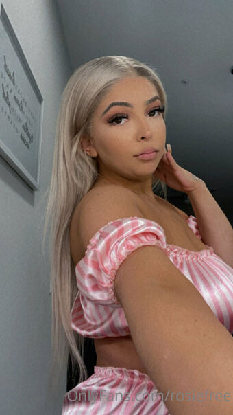 rosiefree Nude Leaks OnlyFans Photo 9