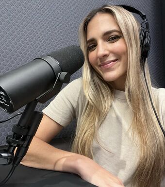 Roxy Striar