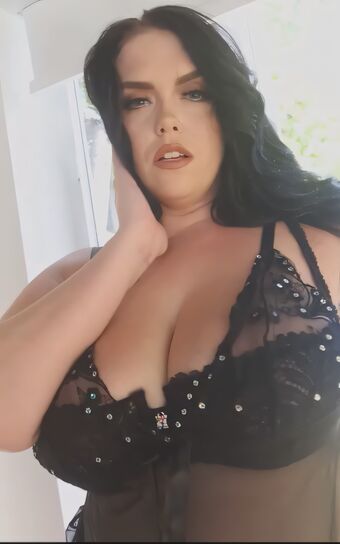 Ryan Smiles Nude Leaks OnlyFans Photo 333