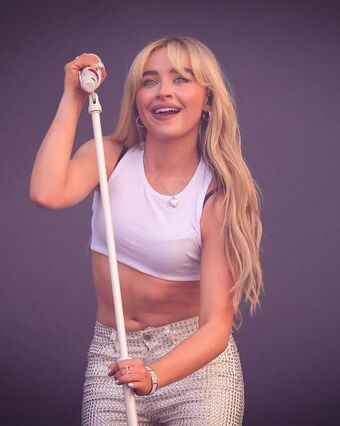 Sabrina-carpenter