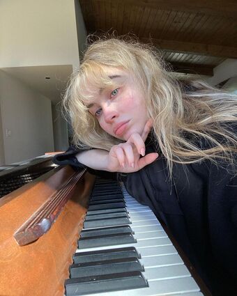 Sabrina-carpenter