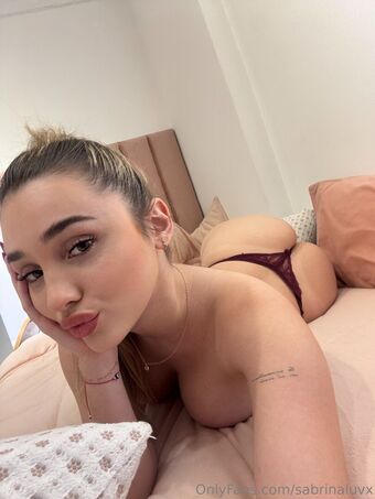 sabrinaluvx