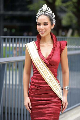 Saffron Maya Snook