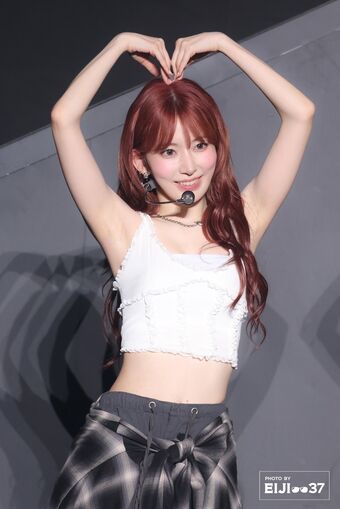 Sakura Miyawaki 宮脇 咲良