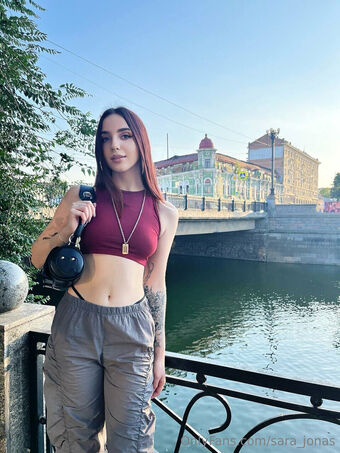 sara_jonas