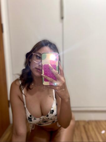 Sarah Beatriz Nude Leaks OnlyFans Photo 4