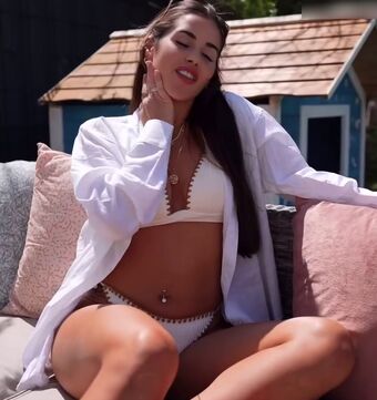 Sarah Engels