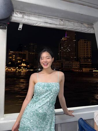 Sarah Hwang
