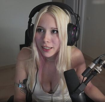 Sarahtoninx9_