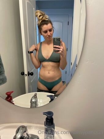 sassypants21 Nude Leaks OnlyFans Photo 13