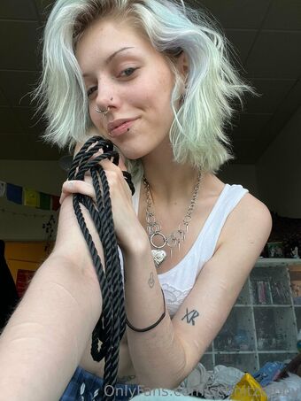 schnitzelbby Nude Leaks OnlyFans Photo 7