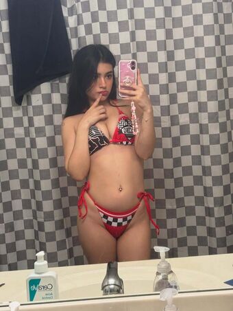 selena_steele