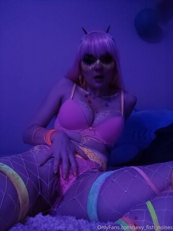 sexy_fish_noises Nude Leaks OnlyFans Photo 7