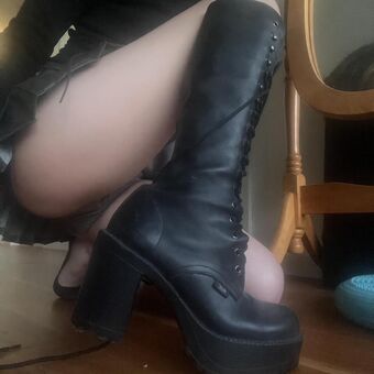 shdtmyf / Nera Mok Nude Leaks OnlyFans Photo 3