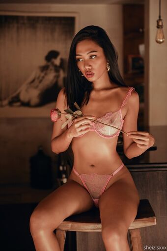 Sheiziss Nude Leaks OnlyFans Photo 39