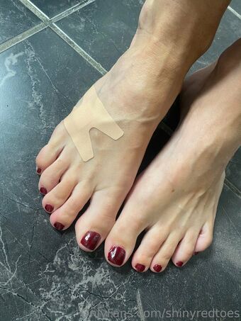 shinyredtoes