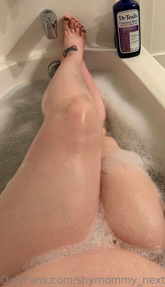 shymommy_nextdoor Nude Leaks OnlyFans Photo 8