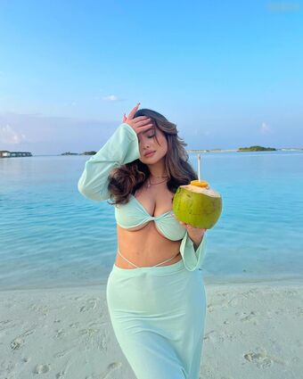 Silan Hüseyinoglu Nude Leaks OnlyFans Photo 7