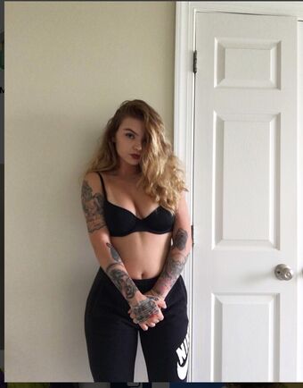 Skye Compton Nude Leaks OnlyFans Photo 9