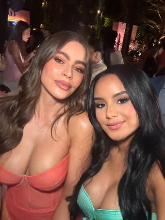 Sofia Vergara Nude Leaks OnlyFans Photo 768