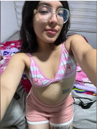 sofialuckyy Nude Leaks OnlyFans Photo 4