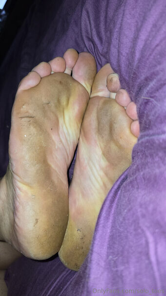 solo_toes