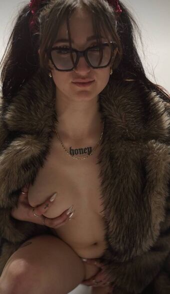 Sophie Sapphire Nude Leaks OnlyFans Photo 6