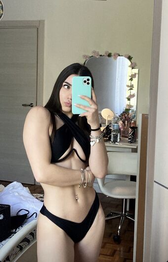 Stella Caldirola Nude Leaks OnlyFans Photo 4