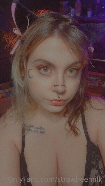 strawbeemilk
