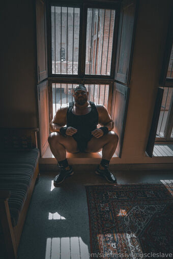 submissivemuscleslave