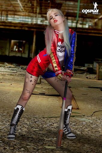 Superheroines