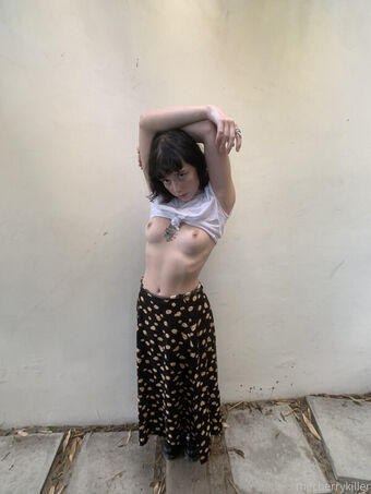 Suzanna Son Nude Leaks OnlyFans Photo 22