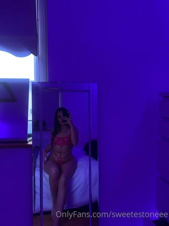 sweetestoneee
