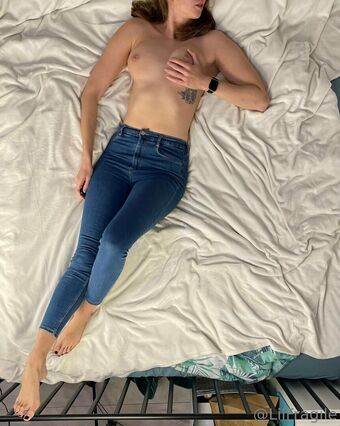 Sylvia Legs Nude Leaks OnlyFans Photo 15