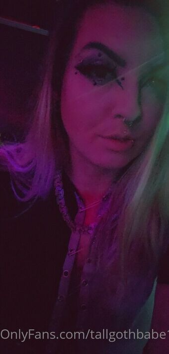 tallgothbabe14