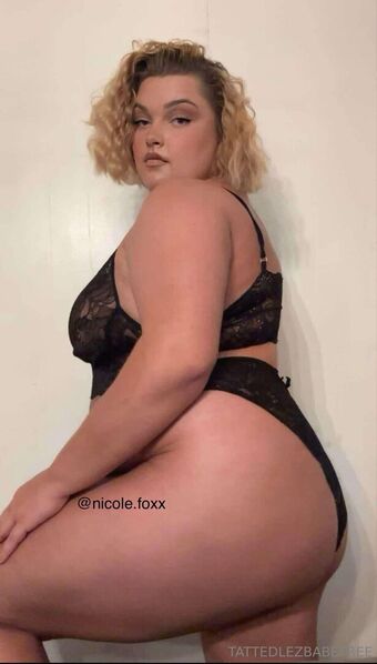 tattedlezbabefree