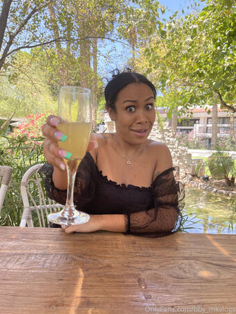 thatonegirlmikeyvlogs