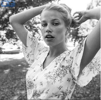 Thea Sofie Nude Leaks OnlyFans Photo 11