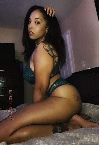 therealvixxxen Nude Leaks OnlyFans Photo 12