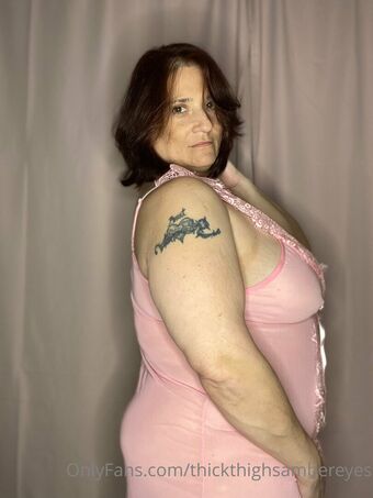 thickthighsambereyes