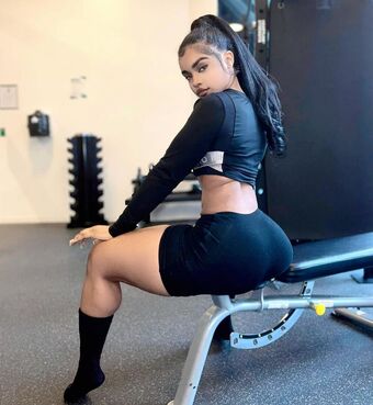 Thurriaa Nude Leaks OnlyFans Photo 26