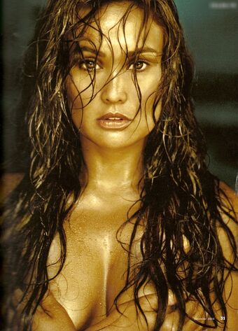 Tia Carrere