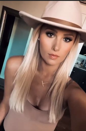 Tomi Lahren Nude Leaks OnlyFans Photo 20